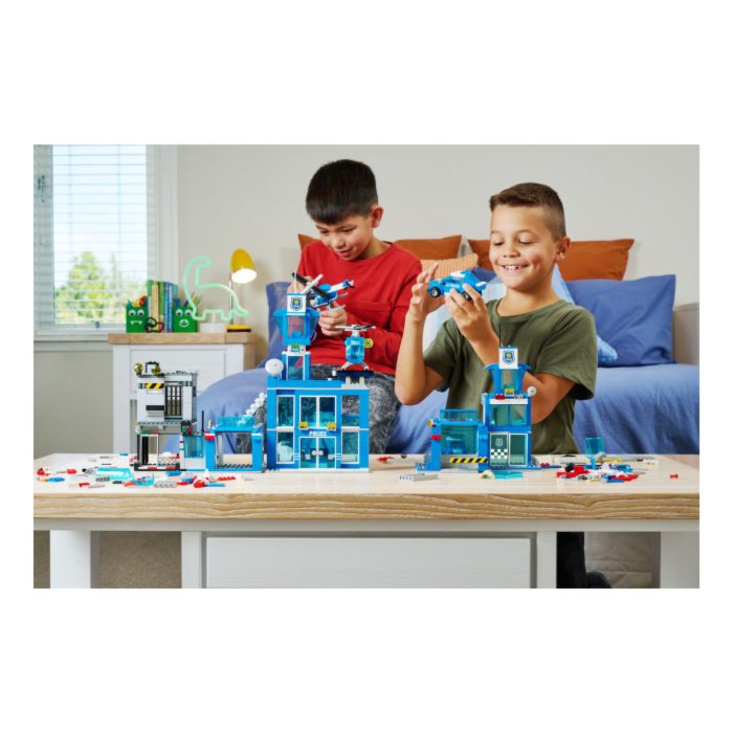 Max City 870 Brick Box Playset Series 1