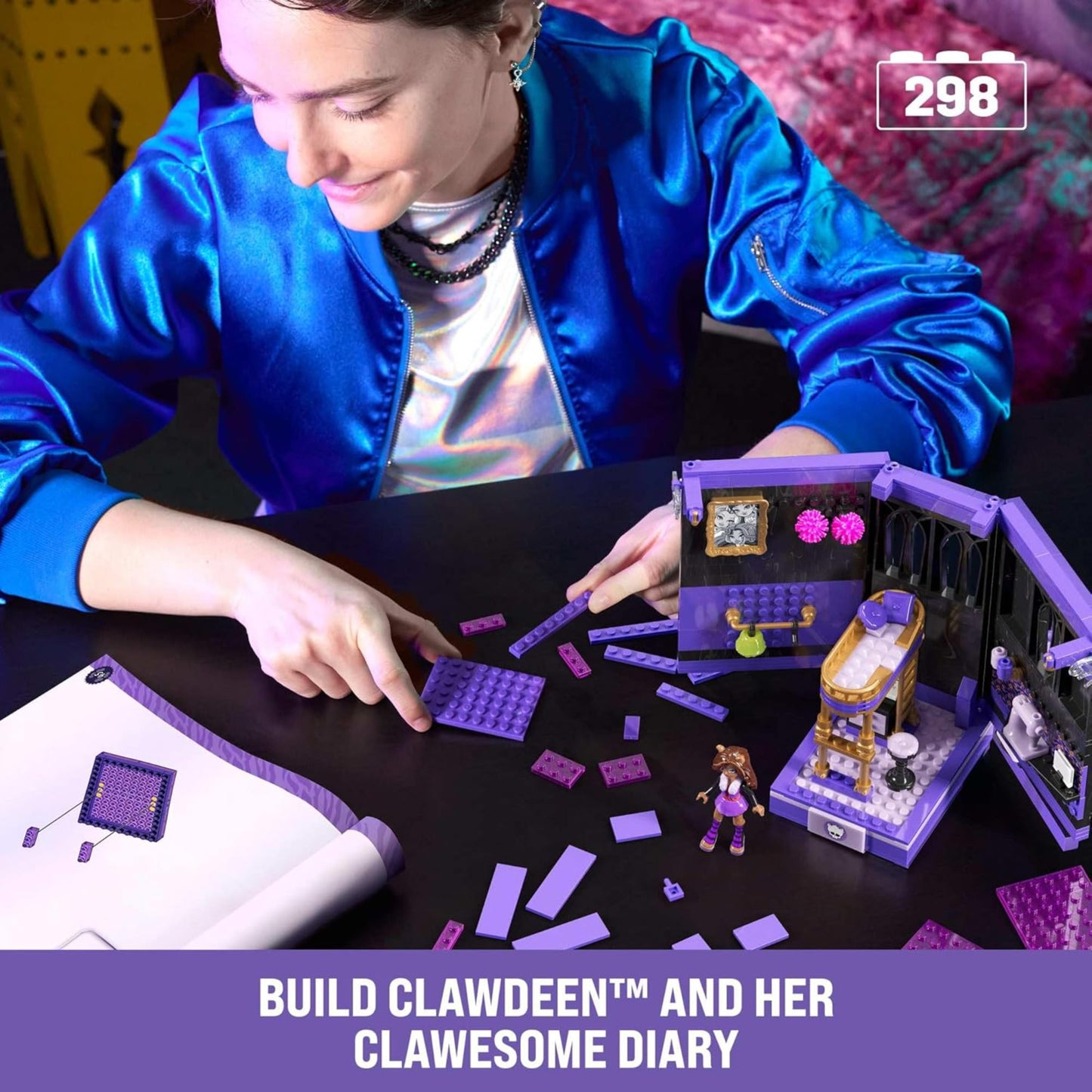 MEGA Monster High Clawdeen's Boo-k Den - 299 Pieces